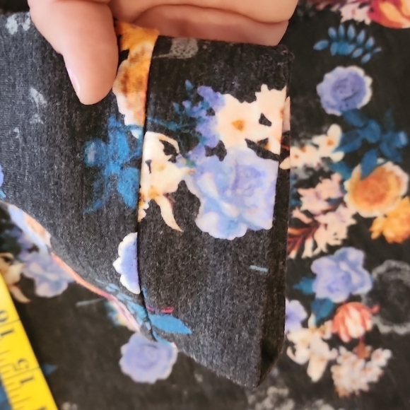 Self Esteem cold shoulder plus size floral sweater - Picture 6 of 7